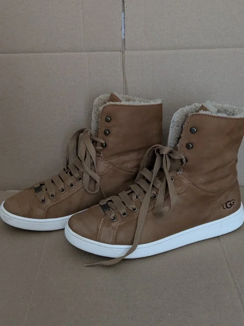 UGG STARLYN FAWN SHEEPSKIN SNEAKER HIGH TOP ANKLE BOOTS SIZE 10 BROWN